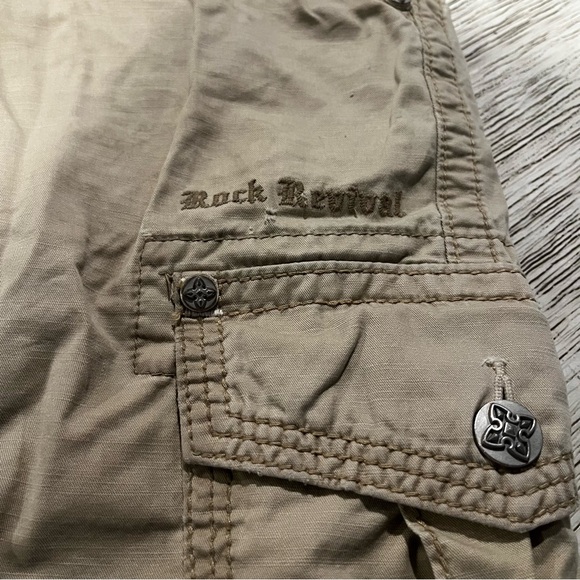 Rock Revival Khaki Cargo Shorts for Men - Picture 5 of 16